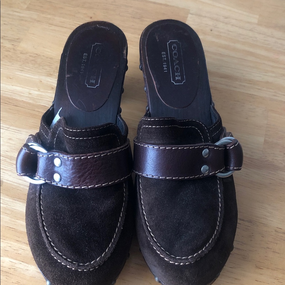 Woman’s VTG Y2k rare Coach Dark Brown wooden Suede kitten heels